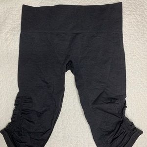EUC lululemon leggings size 8